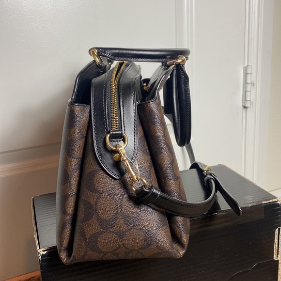 **SOLD** Lillie Carryall in signature canvas Gold brown black - Picture 6 of 14